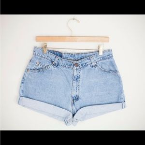 VINTAGE LEVIS SHORTS